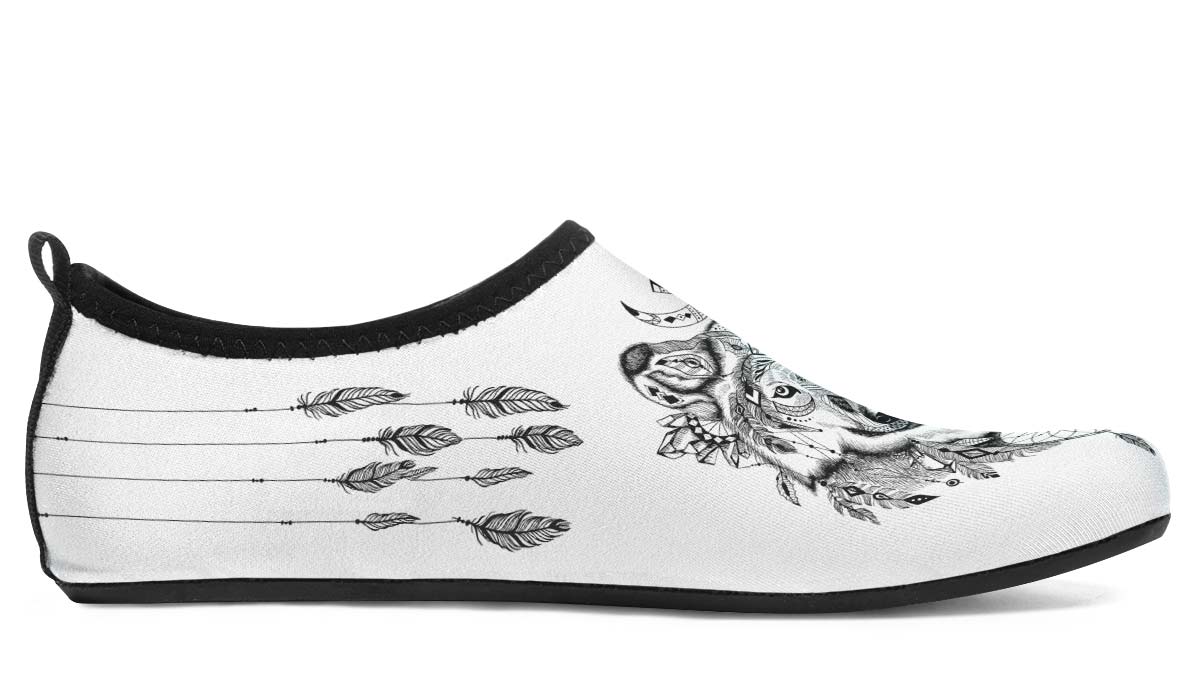 Bohemian Wolf White