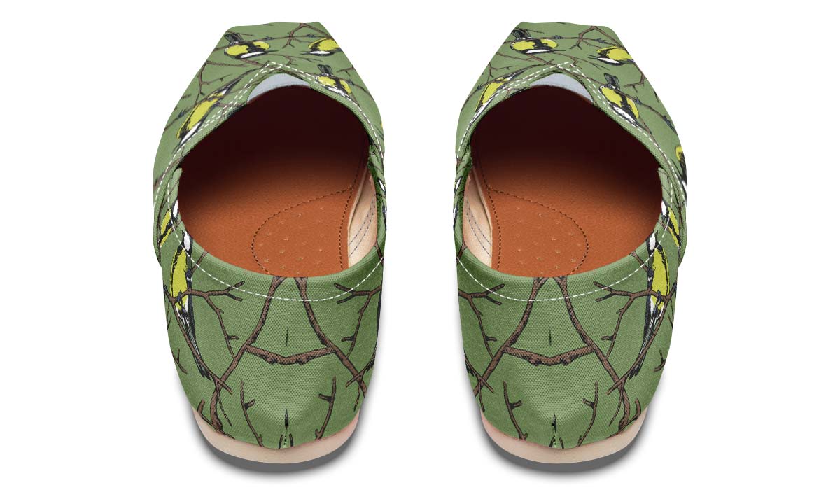 Chickadee Pattern Casual Shoes
